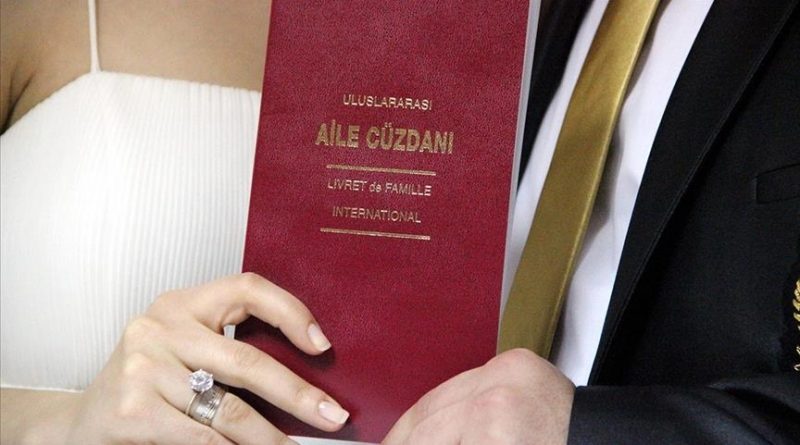 9. Yargı Paketi’nde Kadınlar Evlendikten Sonra Bekarlık Soyadlarını Tek Başına Kullanamayacak