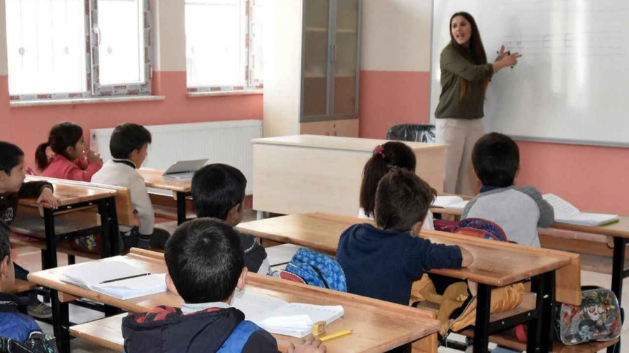 Öğretmenlik Meslek Kanunu Taslağına Göre öğretmenlerin Aynı Okulda En Fazla 12 Yıl Görev Yapması Söz Konusu