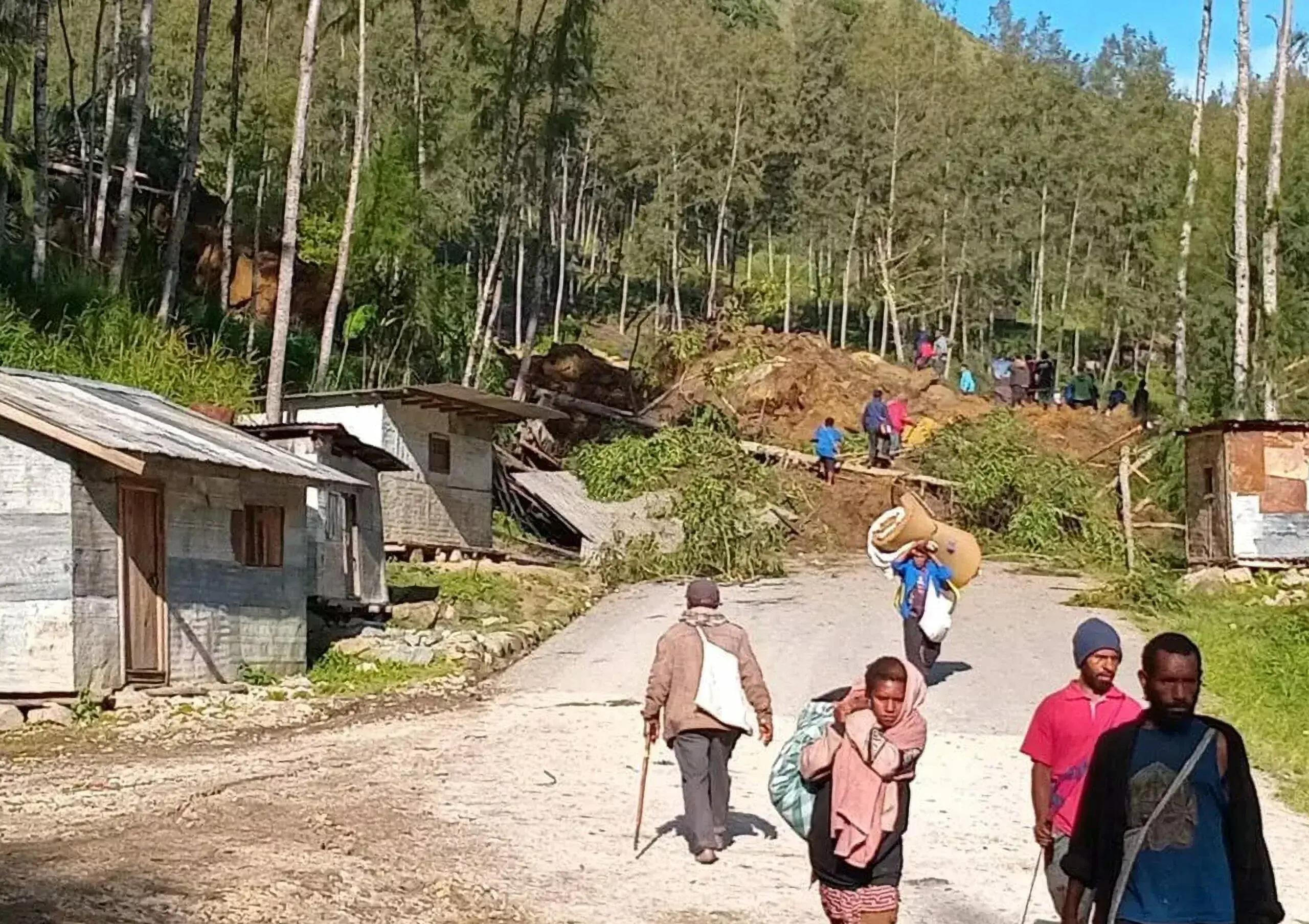 Papua Yeni Gine'de toprak kayması mı oldu? Kaç kişi öldü? 