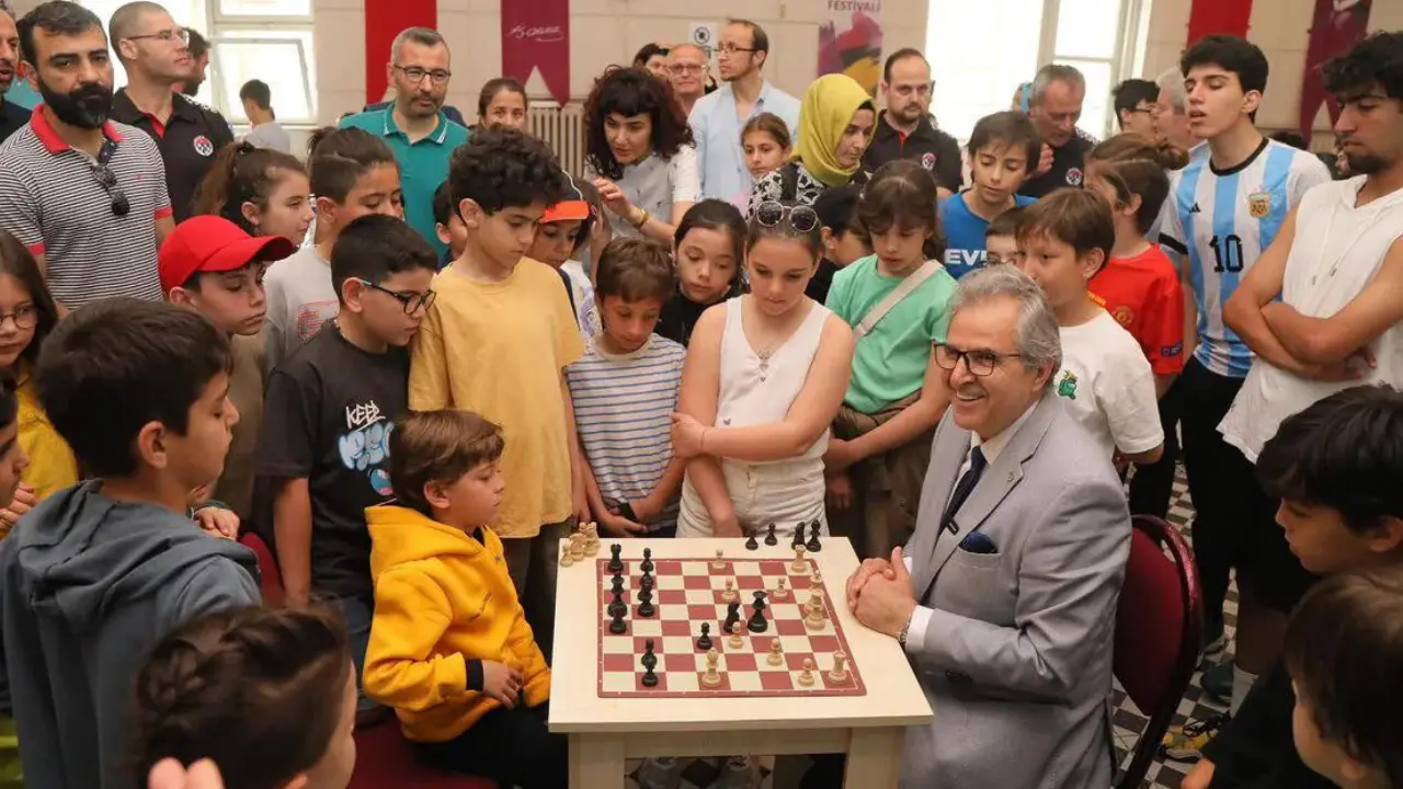 Ömer Faruk Dede satranç şampiyonu mu oldu?