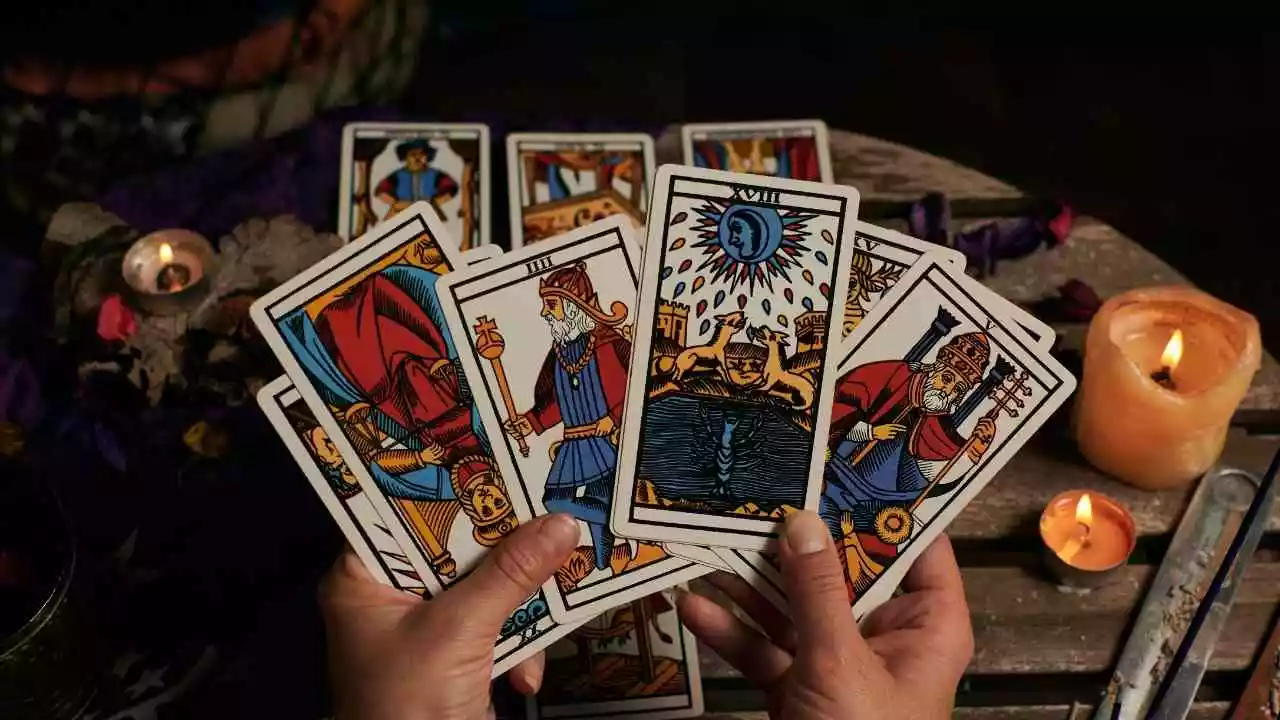 Aşk Kapıda Sizi Bekliyor! Tarot Falına Göre 4 Haziran Güzel Zamanların Habercisi