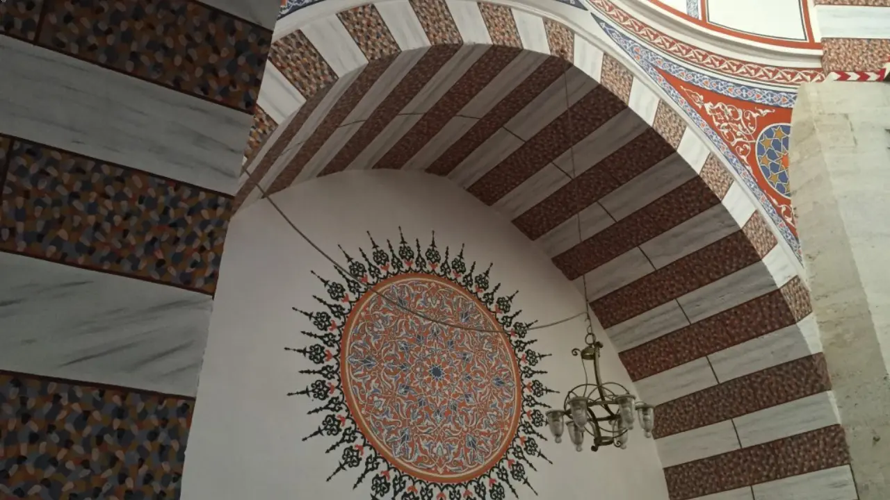 Atik Valide Camii Restorasyonu Sonrası “resmen Soyulmuş Iddiası”