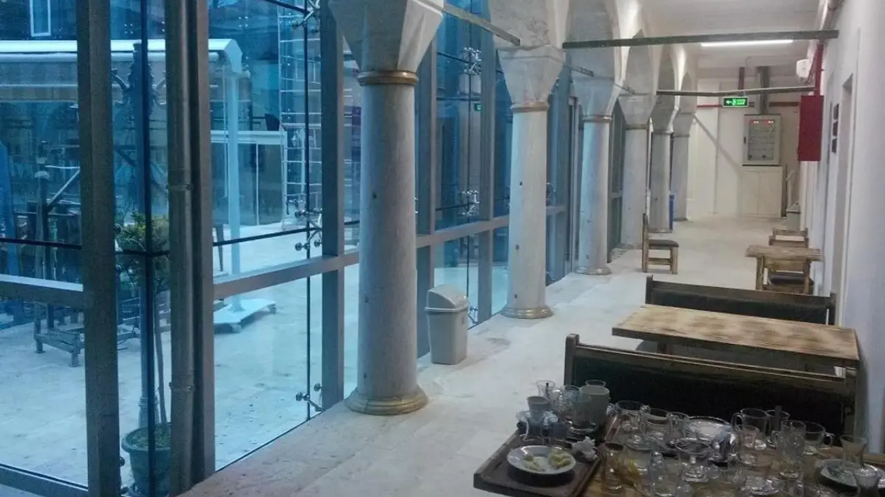 Atik Valide Camii Restorasyonu Sonrası “resmen Soyulmuş Iddiası”