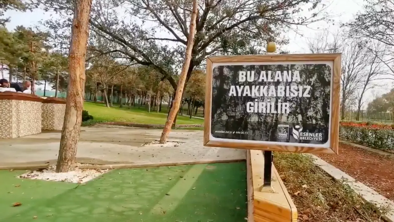 Ayakkabısız Girilen Park İstanbul Esenler Ilçesinde Bulunuyor