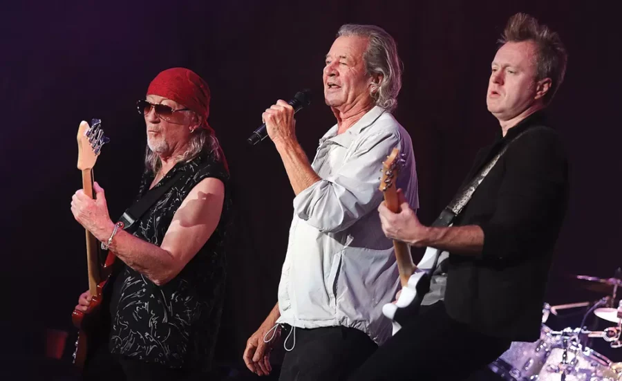 Deep Purple konserinde klavye solosu ile İstiklal Marşı çalan Don Airey 76 yaşında bir İngiliz 1