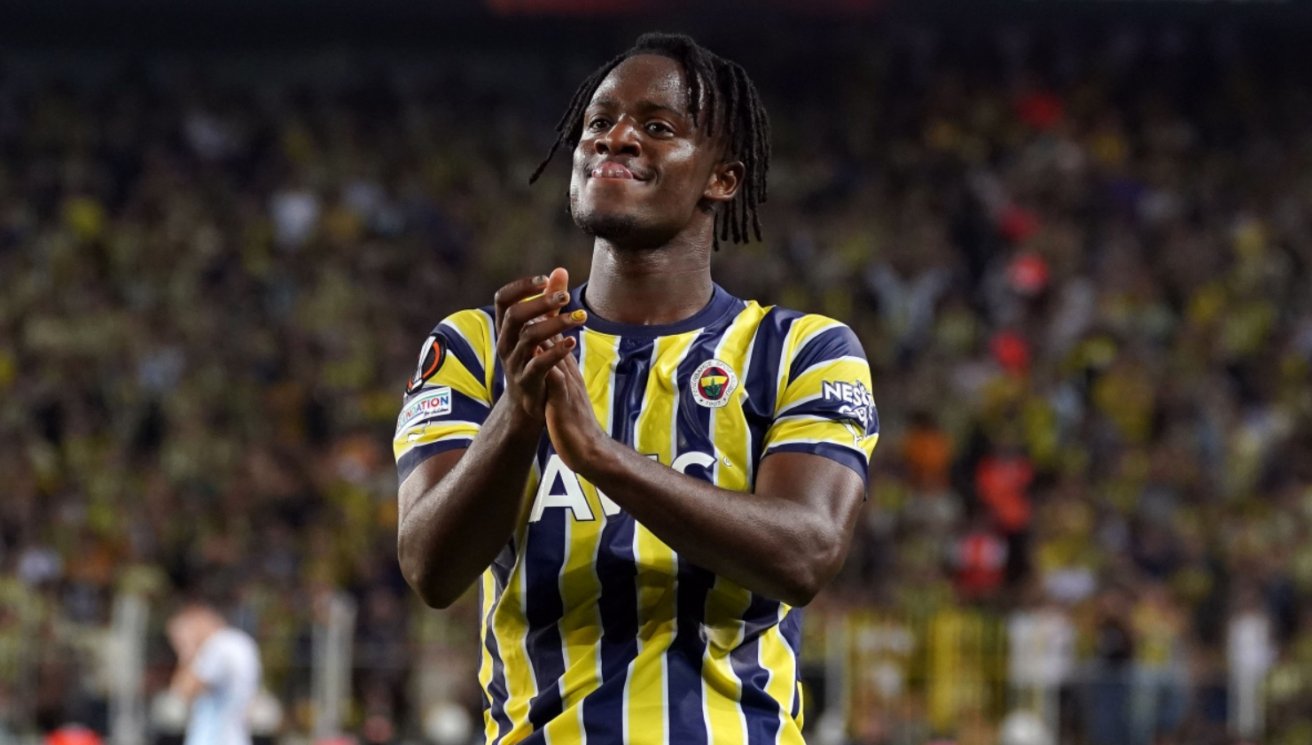 Henüz sözleşmesi uzatılmayan Michy Batshuayi'nin Fenerbahçe'deki geleceği belirsizliğini koruyor