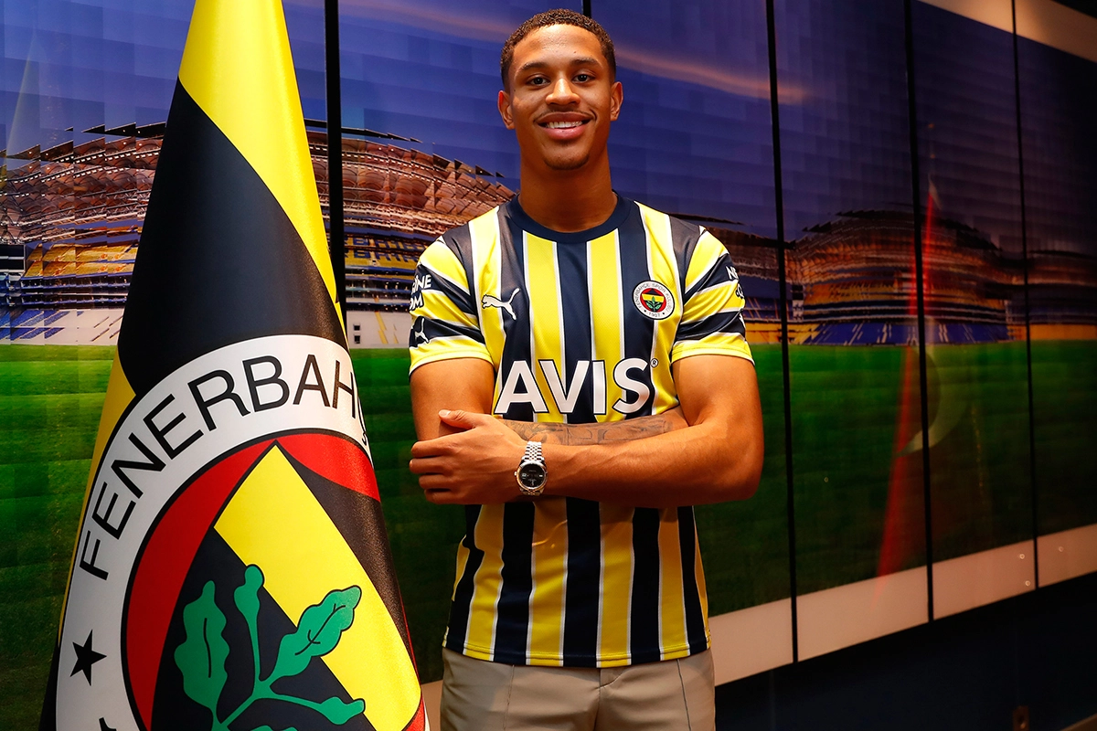 Jayden Oosterwolde'nin serbest kalma bedeli bulunmuyor! İşte Fenerbahçe’deki sözleşme detayları