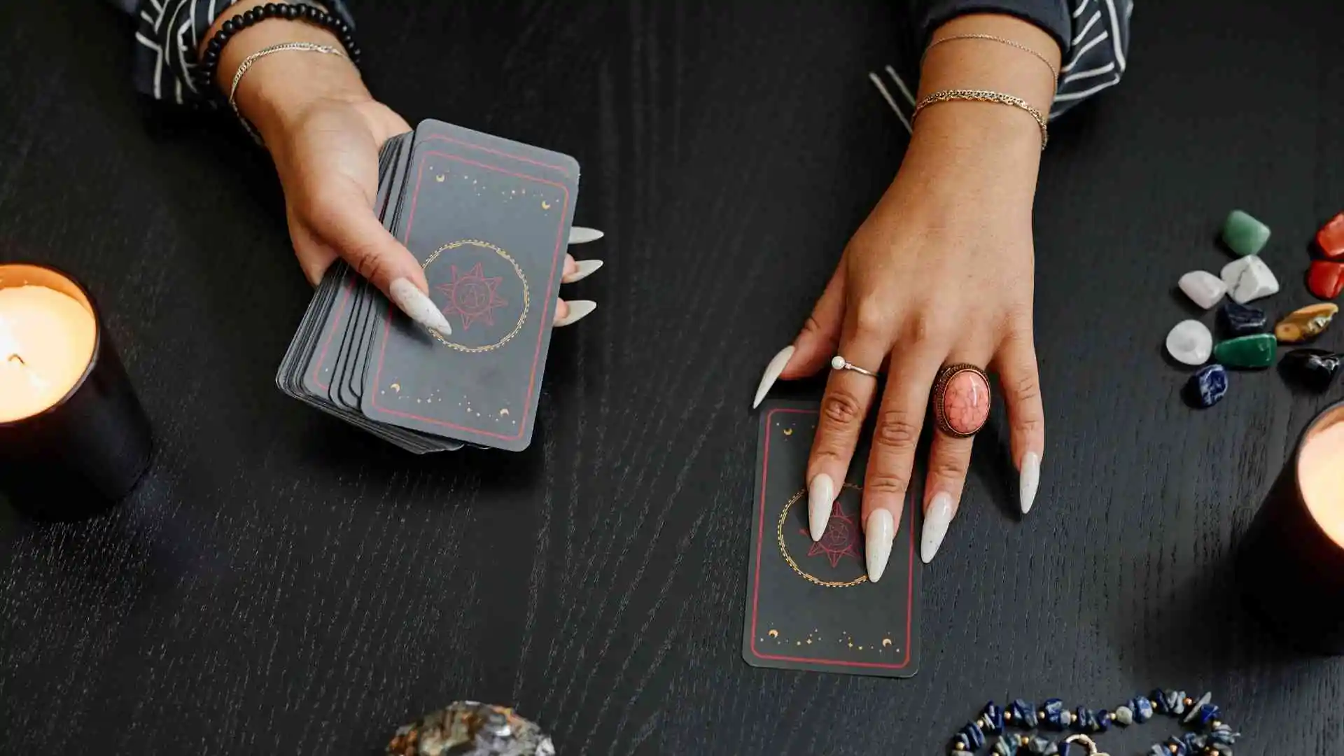 Tarot Falına Göre 24 Haziran’da Gölgenize Dikkat Edin! Geçmişten Gelen Bir Misafir Canınızı Sıkabilir