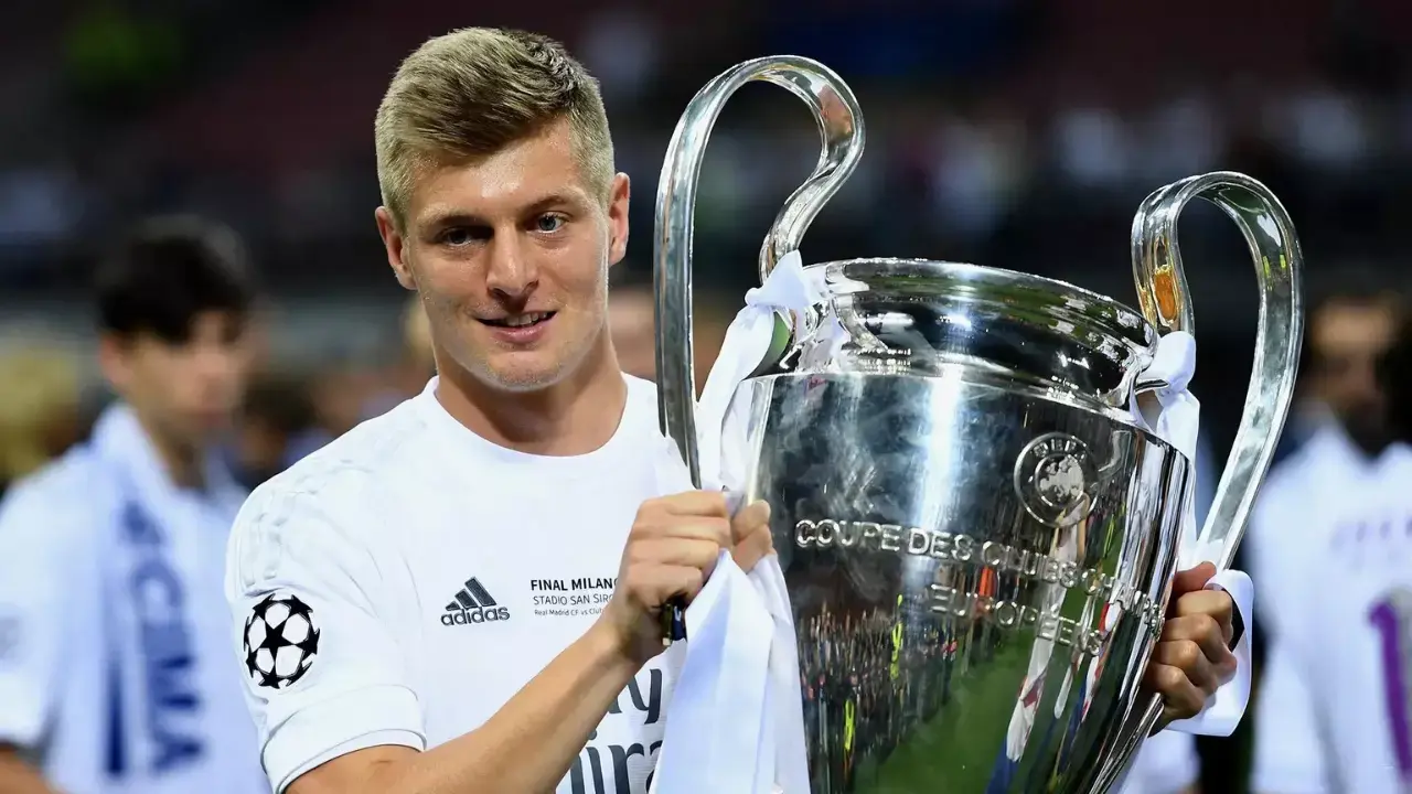 Toni Kroos futbolu bırakıyor mu?