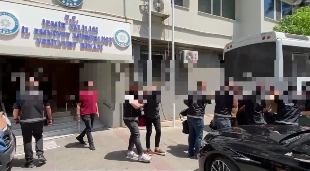 2 suç örgütüne operasyon! Ünlü gece kulübüne baskında yeni gelişme: Polisler de dahil 21 kişi tutuklandı - 2. Resim