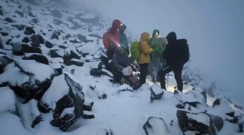 Ağrı'da dağcılar kayboldu! Arama kurtarma ekibi ölümden döndü 9