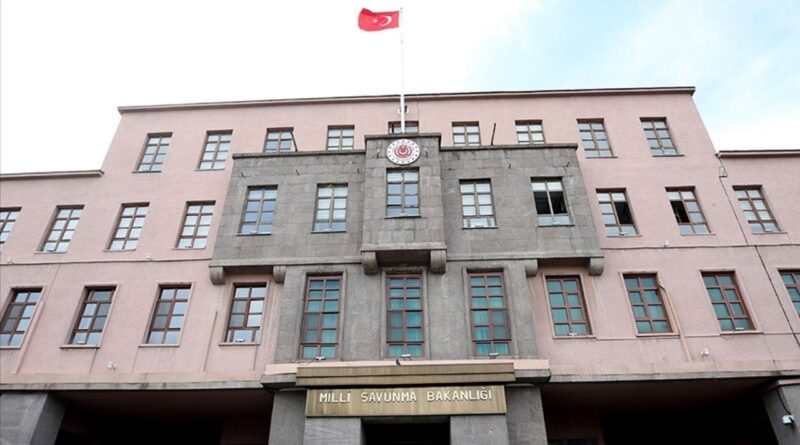 Ankara'dan hadsiz Yunan Bakan'a sert tepki: Kıbrıs Türkü'nü soykırımdan kurtardık 6