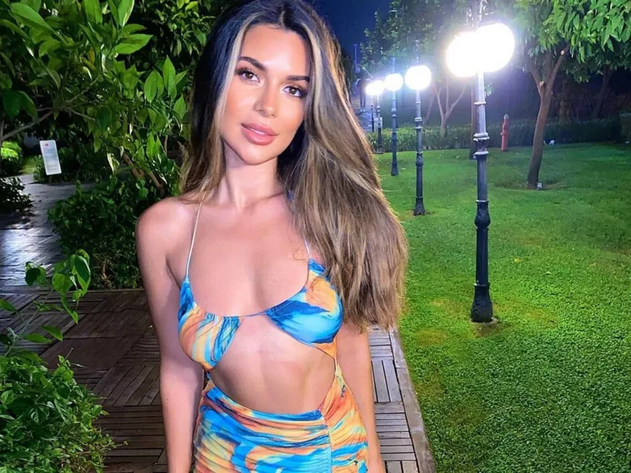 ekin su cülcüloğlu love island kiminle katıldı