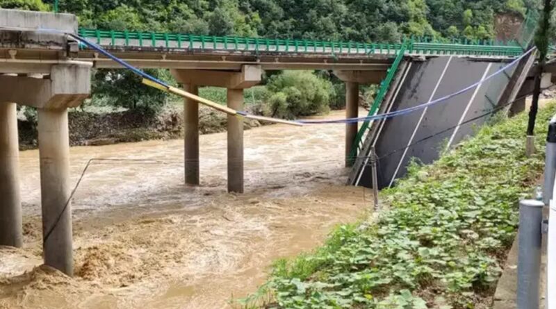 Çin’de köprü faciası: 12 kişi öldü, 31 kayıp var 1