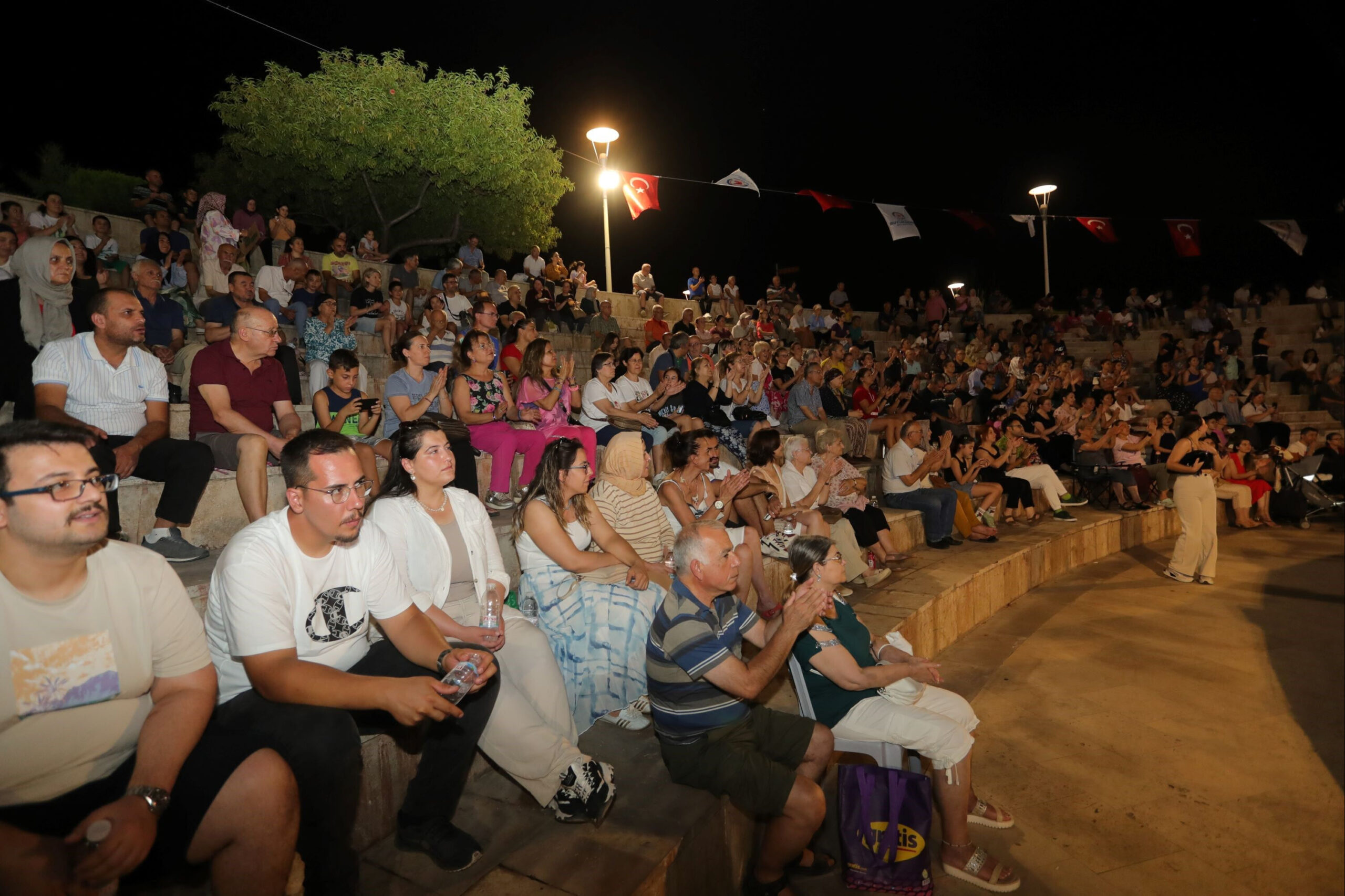 Denizli Büyükşehir Belediyesinin düzenlediği yaz konserleri 14 Eylül’e kadar sürecek - 2. Resim