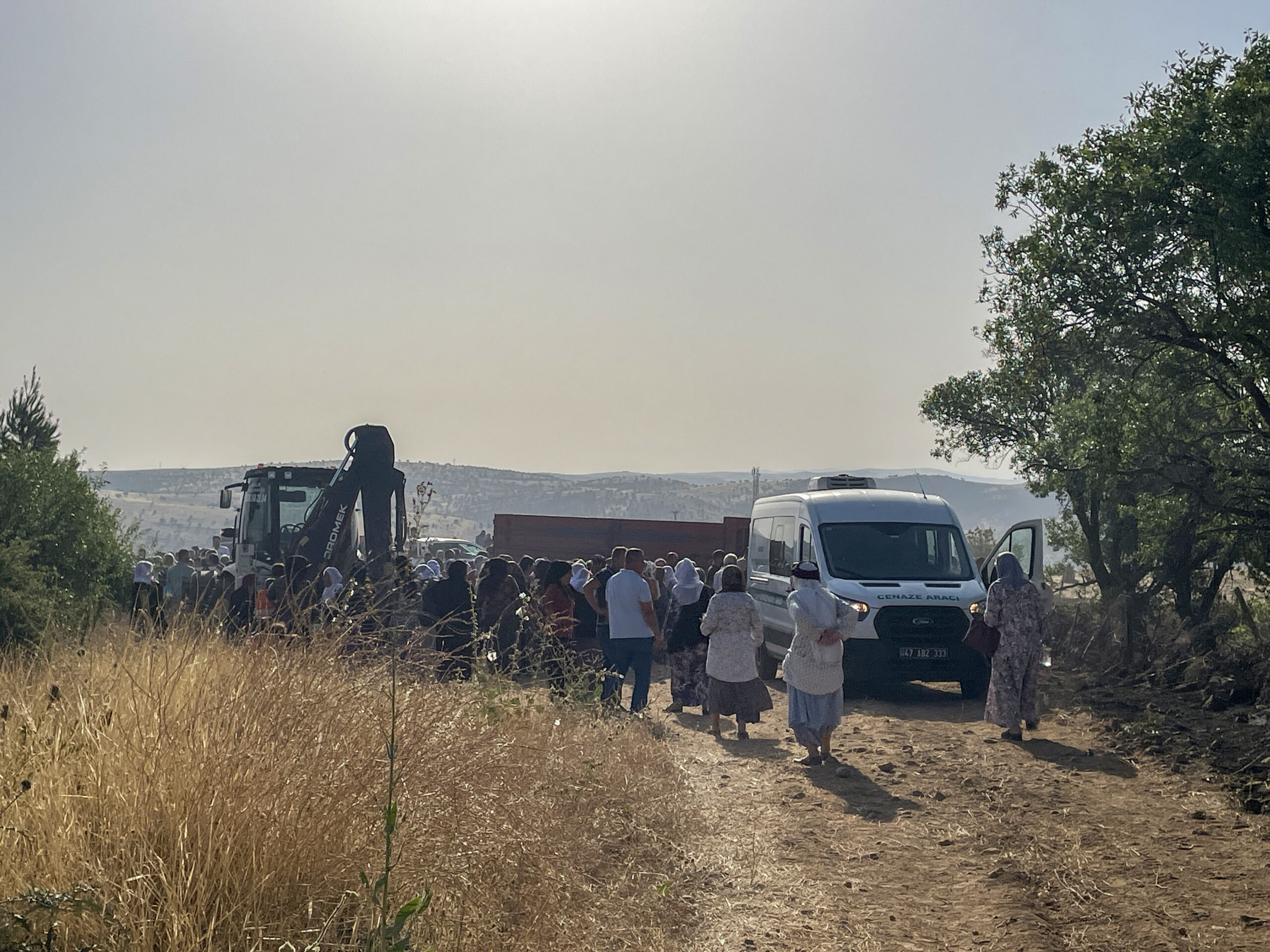 Diyarbakır'daki anız yangınında ölen 2 kuzenin cenazesi defnedildi - 2. Resim