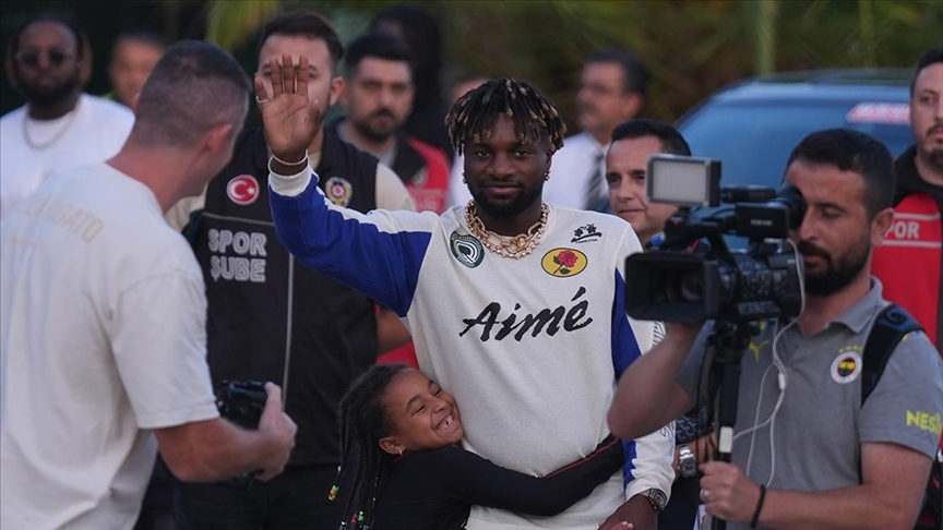 Fenerbahçe Allan Saint-Maximin transferi için 8 milyon euro ödeyecek! Saint-Maximin’in maaşı belli oldu