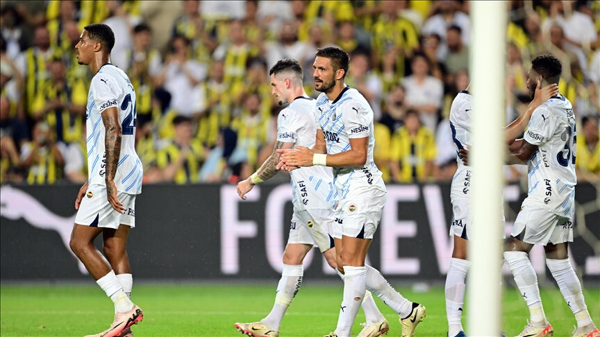 Fenerbahçe'nin UEFA kadrosunda Samet Akaydın, Cengiz Ünder ve Levent Mercan yer almadı - 1. Resim