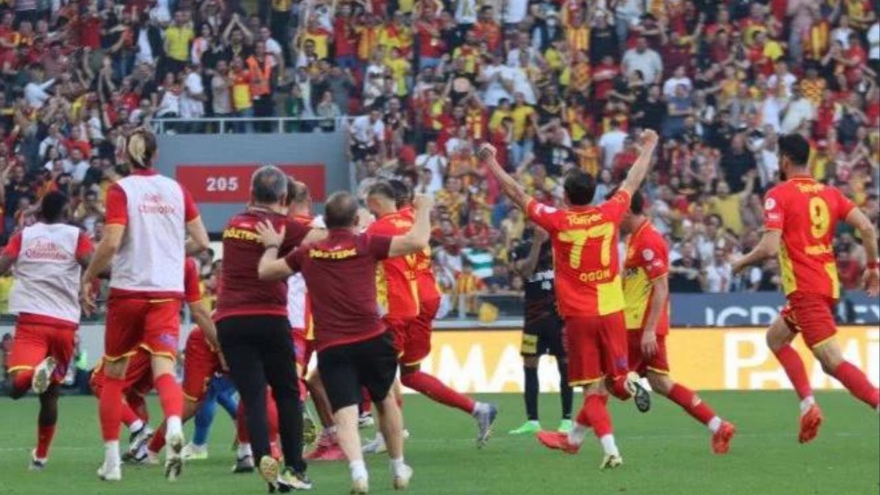 Gençlerbirliği’ni 2-0 mağlup eden Göztepe Süper Lig’e yükseldi - 3. Resim