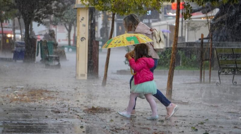 Hatay’da eğitime sağanak engeli! 2 ilçede okullar 1 gün tatil 1