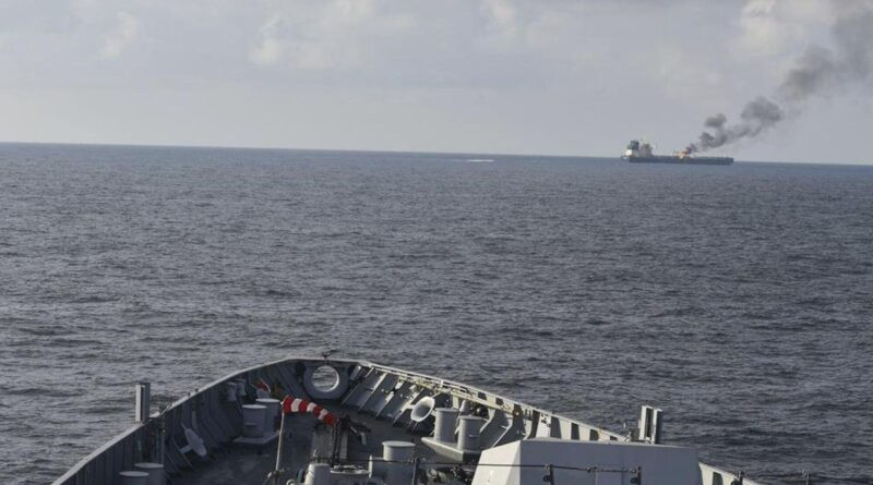 Kızıldeniz'de ilk ölümcül saldırı! İran destekli Husiler, Yunanistan'a ait gemiyi füzelerle vurdu: 2 kişi öldü 1