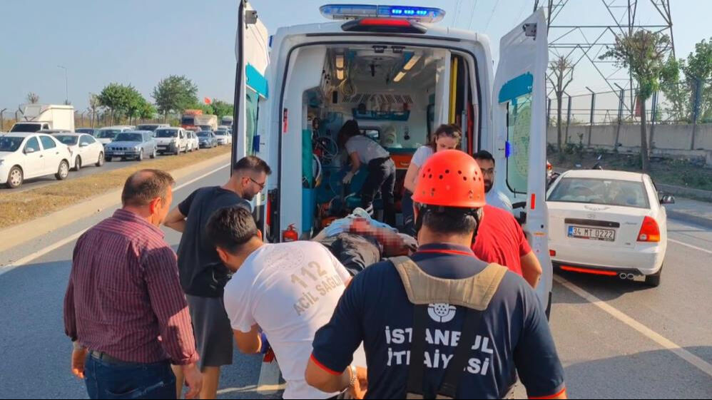 İstanbul'da feci kaza... Refüjü aştı, karşı şeritteki araca çarptı! Çok sayıda yaralı var - 3. Resim