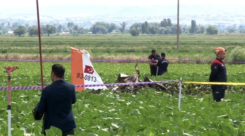 Kayseri'de düşen eğitim uçağı sonucunda 2 pilotun şehit olduğu kazanın nedeni henüz bilinmiyor 1