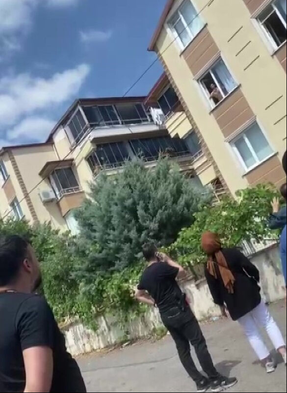 Kocaeli'de korku dolu anlar! Evi terk etti diye 2 bebeğini bıçakla rehin aldı - 2. Resim