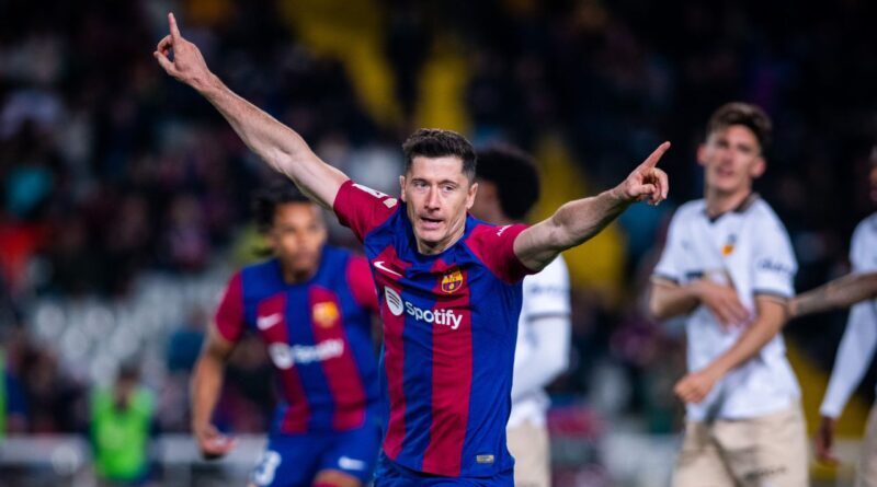 Lewandowski'den jeneriklik frikik golü | Barcelona 4-2 Valencia 1