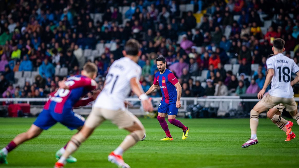 Lewandowski'den jeneriklik frikik golü | Barcelona 4-2 Valencia - 1. Resim