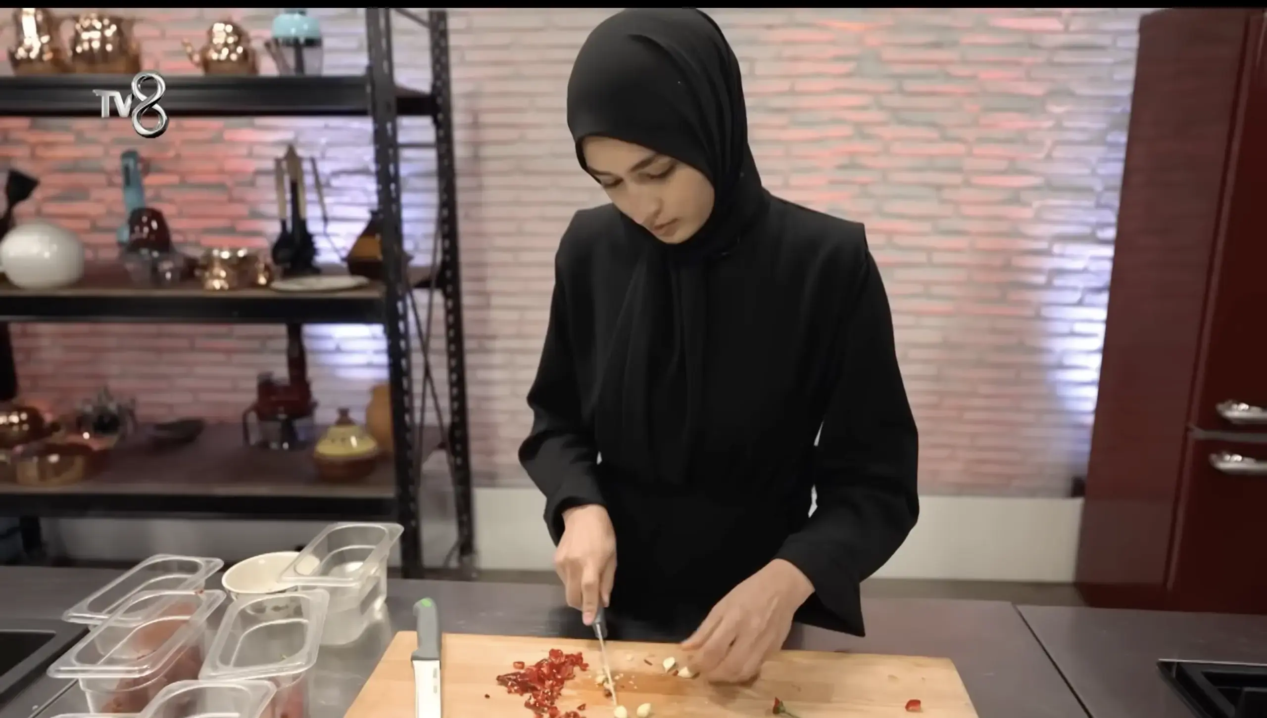 Masterchef’e Fransa’dan gelen yarışmacı kimdir fransadan gelen masterchef yarışmacısı beyza kim kaç yaşında