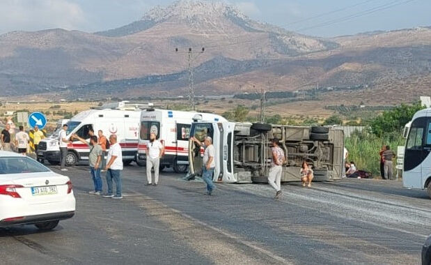 Mersin'de otobüslerin karıştığı zincirleme kazada 2 kişi öldü, 35 kişi yaralandı - 1. Resim