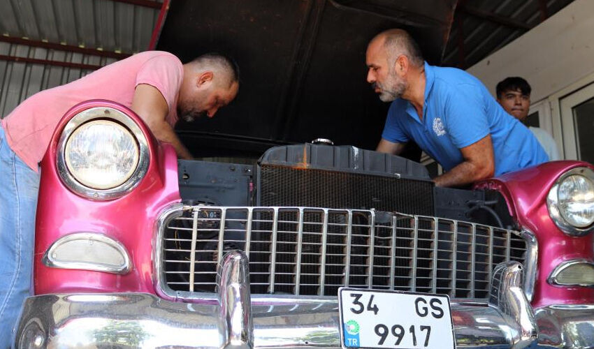 Mesleği babasından devraldı! Klasik hurda araçları hayata döndürüyorlar - 4. Resim