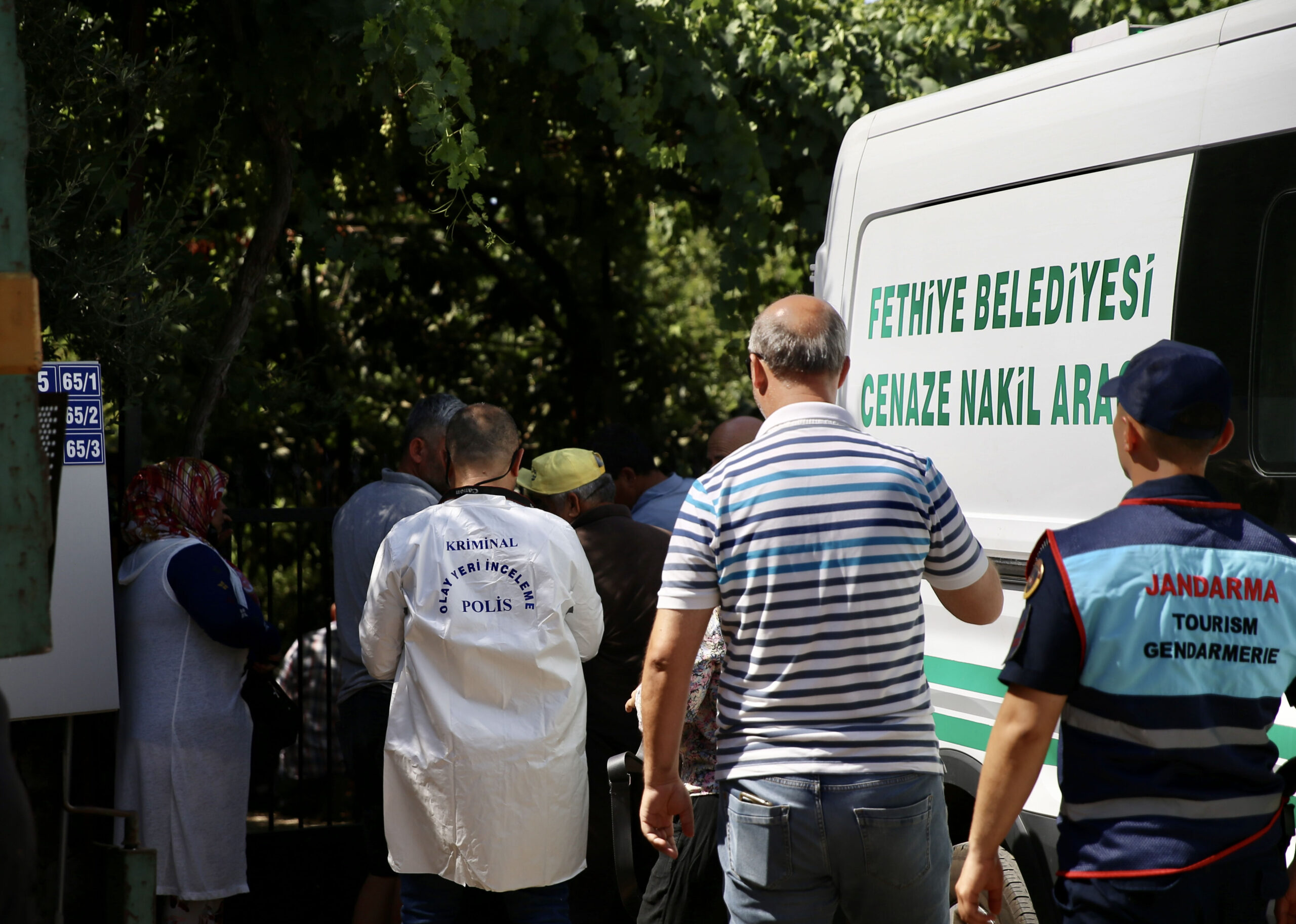 Resmen katliam yaptı! Kayınpederi ve kayınvalidesi dahil 3 kişiyi öldürüp, 2 kişiyi yaraladı - 1. Resim