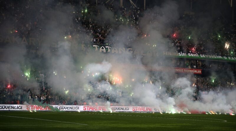 Sakaryaspor - Bodrum FK finali sonrası 2 gözaltı! Adana'daki stadyumdan çıkan aletler şaşırttı 1