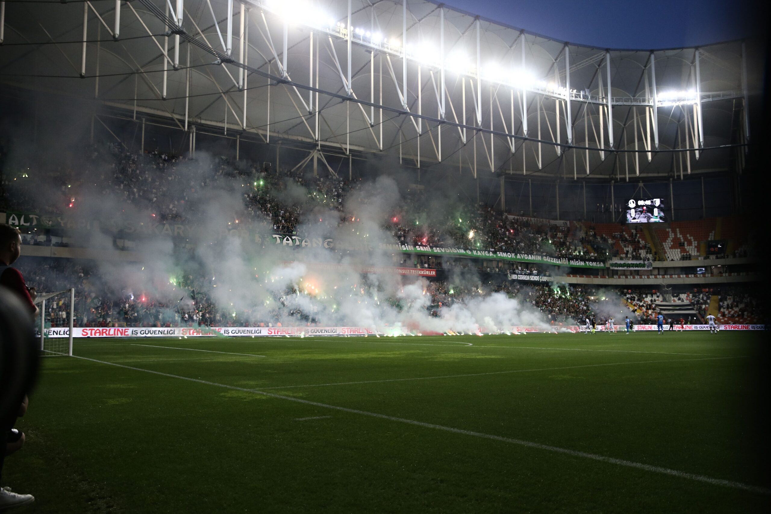 Sakaryaspor - Bodrum FK finali sonrası 2 gözaltı! Adana'daki stadyumdan çıkan aletler şaşırttı - 2. Resim