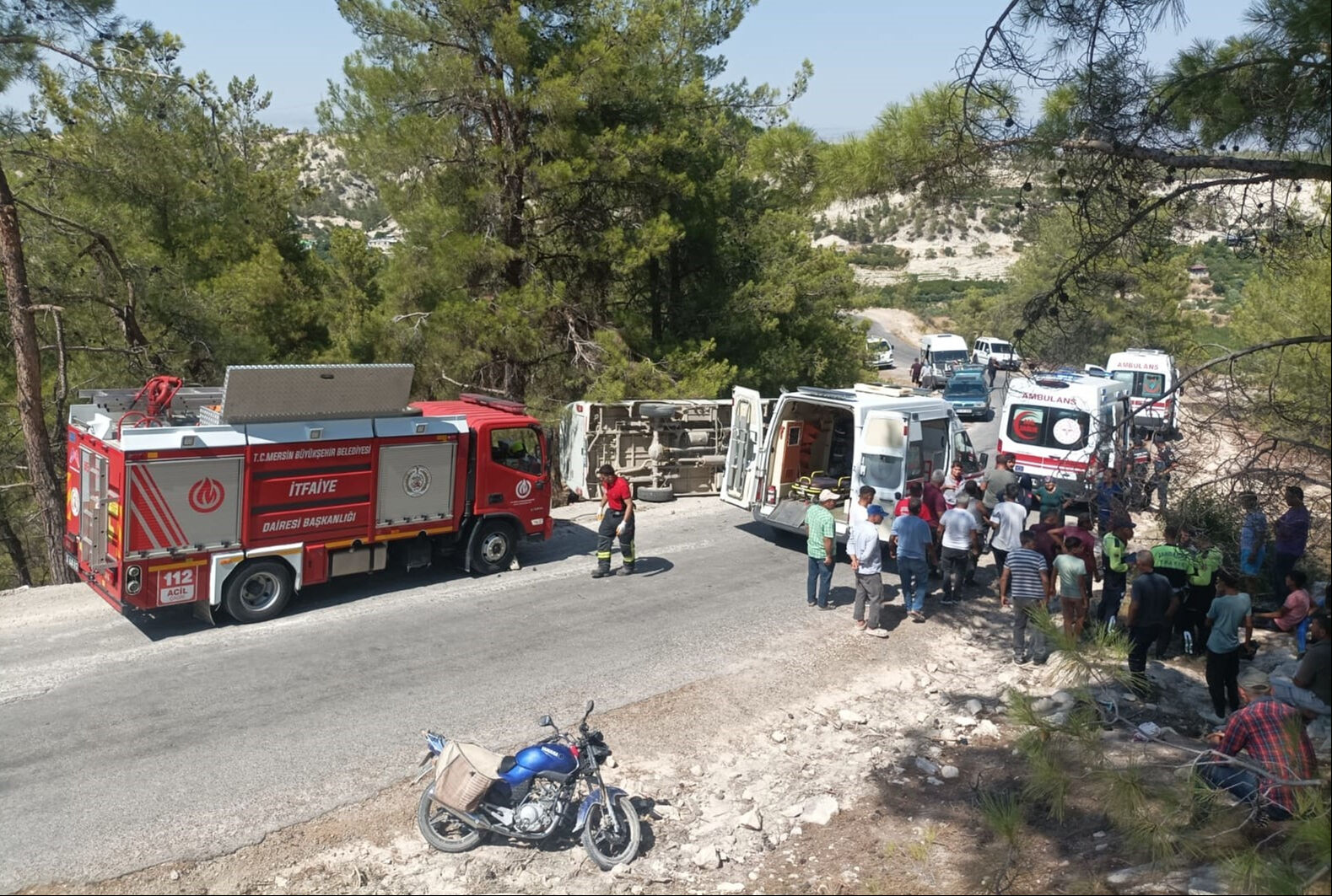 Tarım işçilerini taşıyan araç devrildi! Çok sayıda yaralı var - 1. Resim