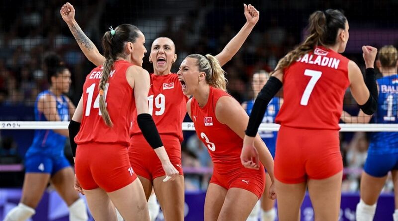 Türkiye A Milli Voleybol Takımı’nın Olimpiyat maçlarını TRT spikeri Kerem Öncel anlatıyor