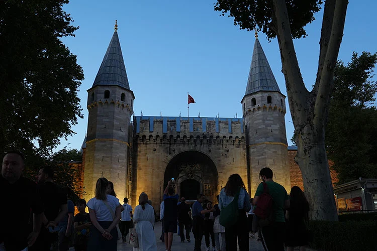 Topkapı Sarayı gece ziyareti müze kart geçerli mi? Topkapı Sarayı gece ziyareti hangi bölümler açık?