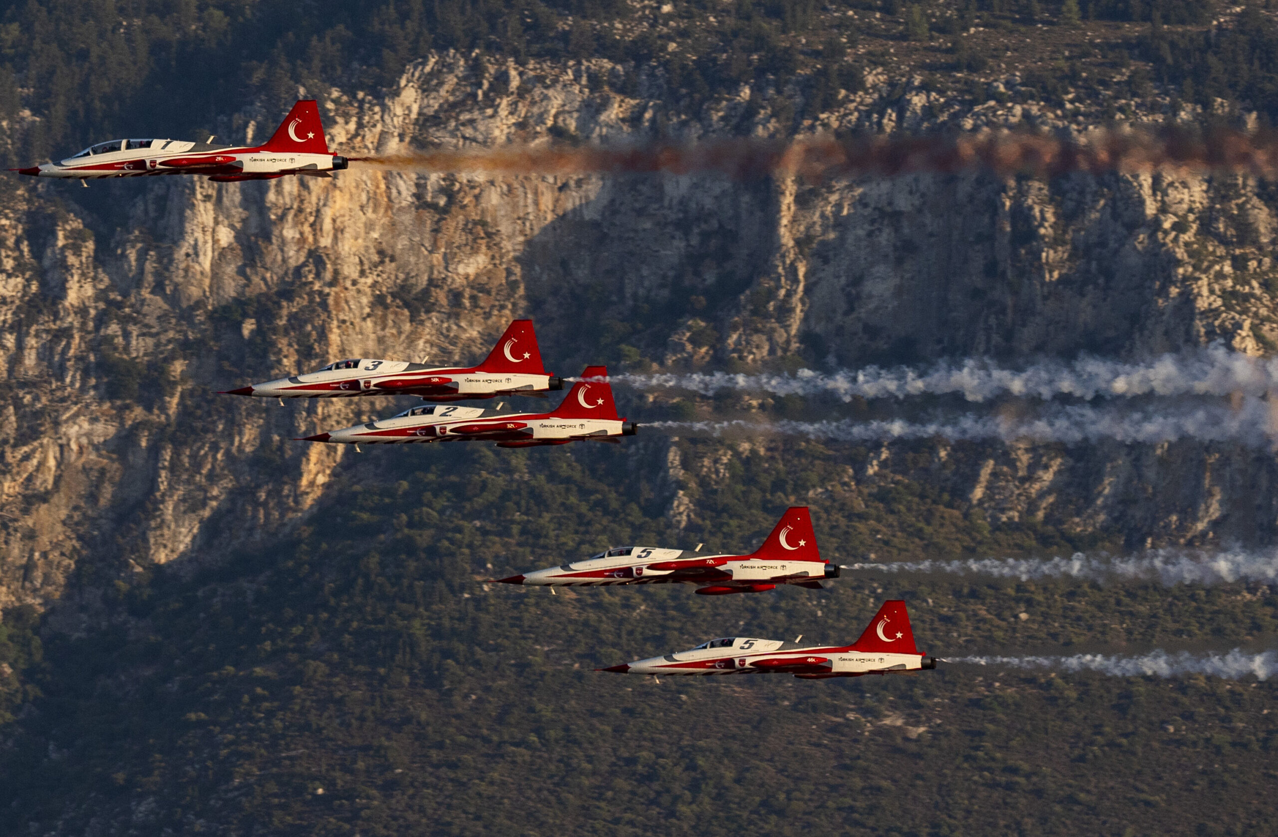 Türkiye'nin Kıbrıs Barış Harekatı kutlamaları Yunan basınında yer aldı - 4. Resim