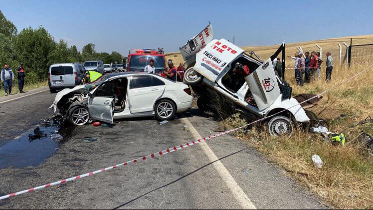 Yozgat ve İzmir'den peş peşe kötü haber! 6 kişi yollarda can verdi - 1. Resim