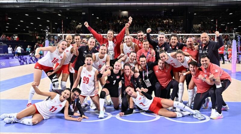 Son maçına çıkan Türkiye A Milli Kadın voleybol takımı olimpiyatlarda bronz madalya aldı mı? 1