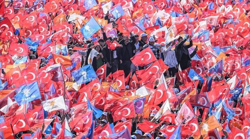 AK Parti'ye geçen belediyeler konuşulurken AK Parti'nin 11 vekil için 15 milyon dolar ayırdığı  gündeme geliyor 9