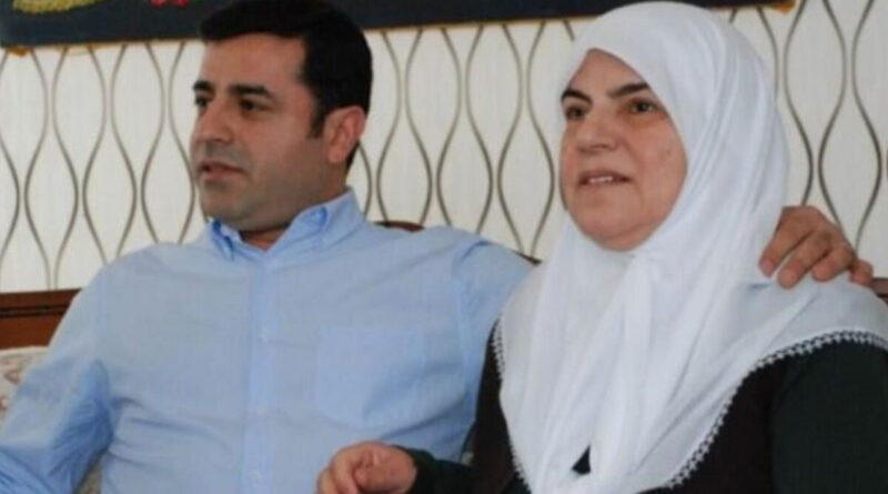 Selahattin Demirtaş'ın annesi hastaneye kaldırılmıştı! Tedavisi hala devam ediyor 7