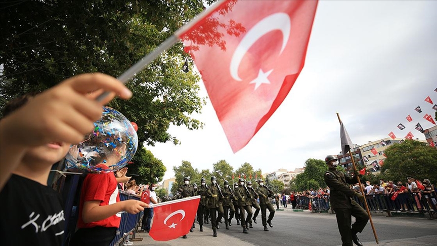 30 Ağustos Zafer Bayramı konserleri Bursa, Balıkesir, Kütahya, Adana'da gerçekleşiyor! Ücretsiz etkinliklerle halk bir araya geliyor