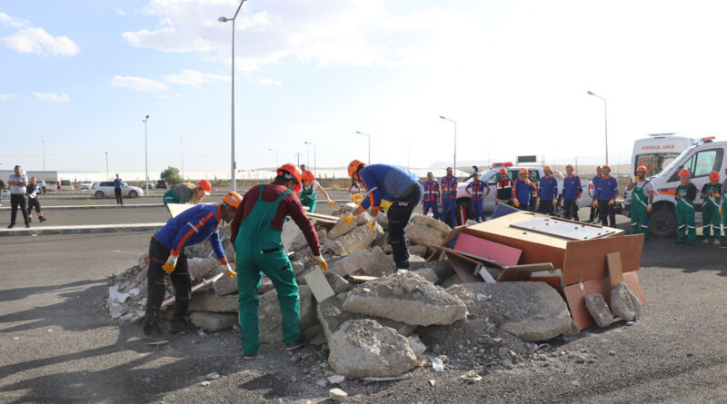 deprem oluyor mesajı nedir sms neden geldi