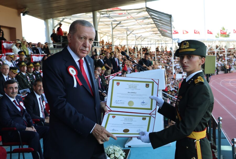 Teğmen Ebru Eroğlu görevden alındı mı