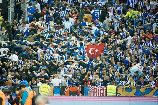 Deportivo la Coruna Türk bayrağı geleneği