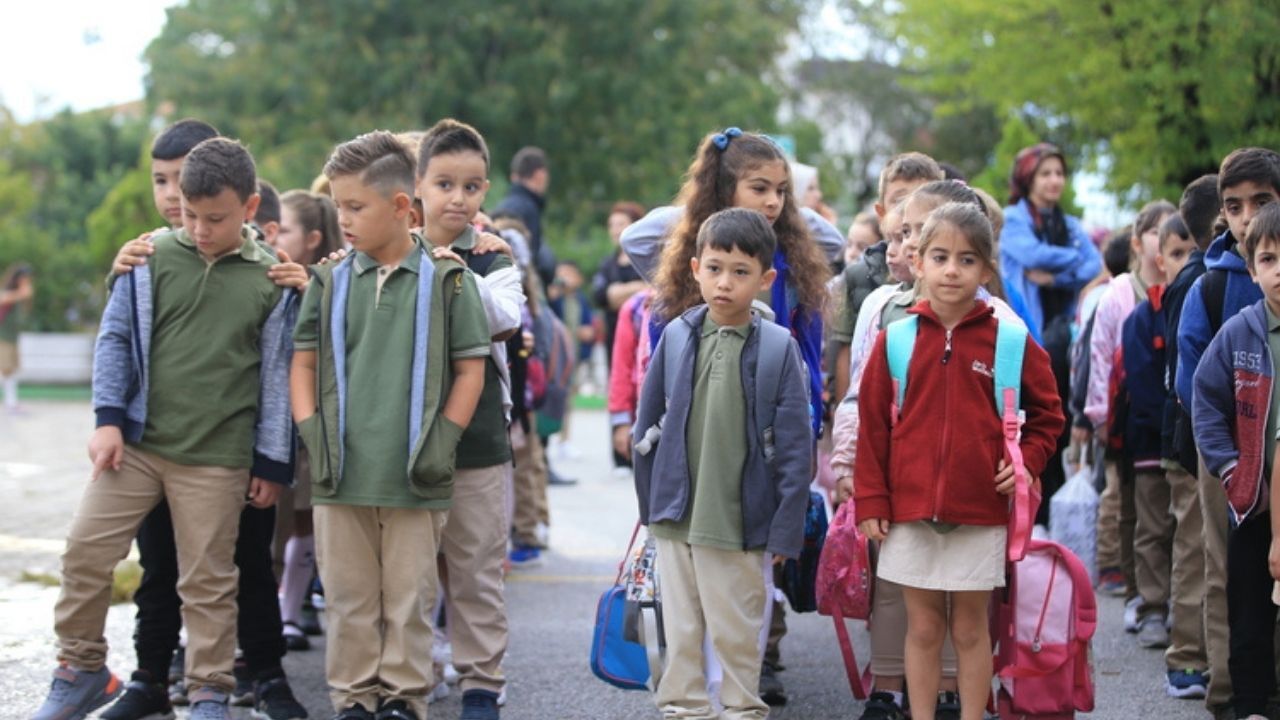 Pazartesi ilk ders sabah 07.30-08.00 arasında başlayabilir