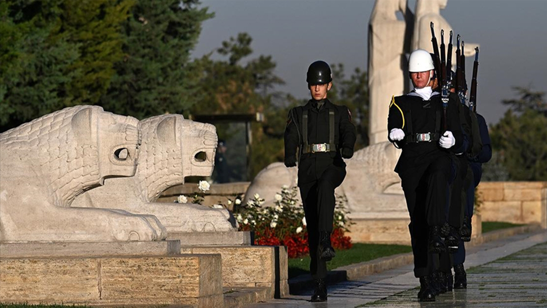 Anıtkabir nöbet değişim saatleri! Değişim her saatte yapılıyor